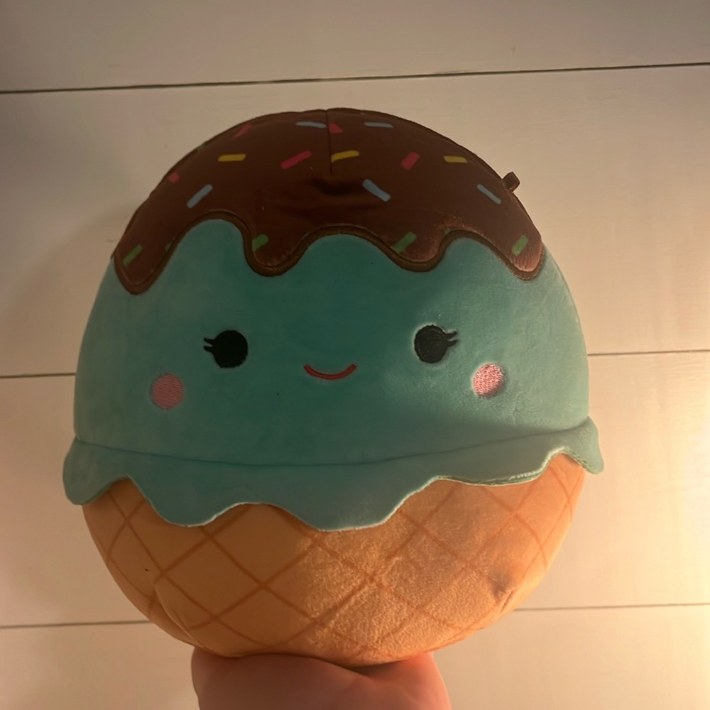 Ice cream squish mellow